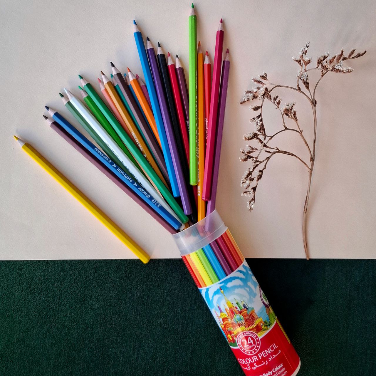 مداد رنگی 24 رنگ استوانه ای آریا- نوشت افزار اکباتان