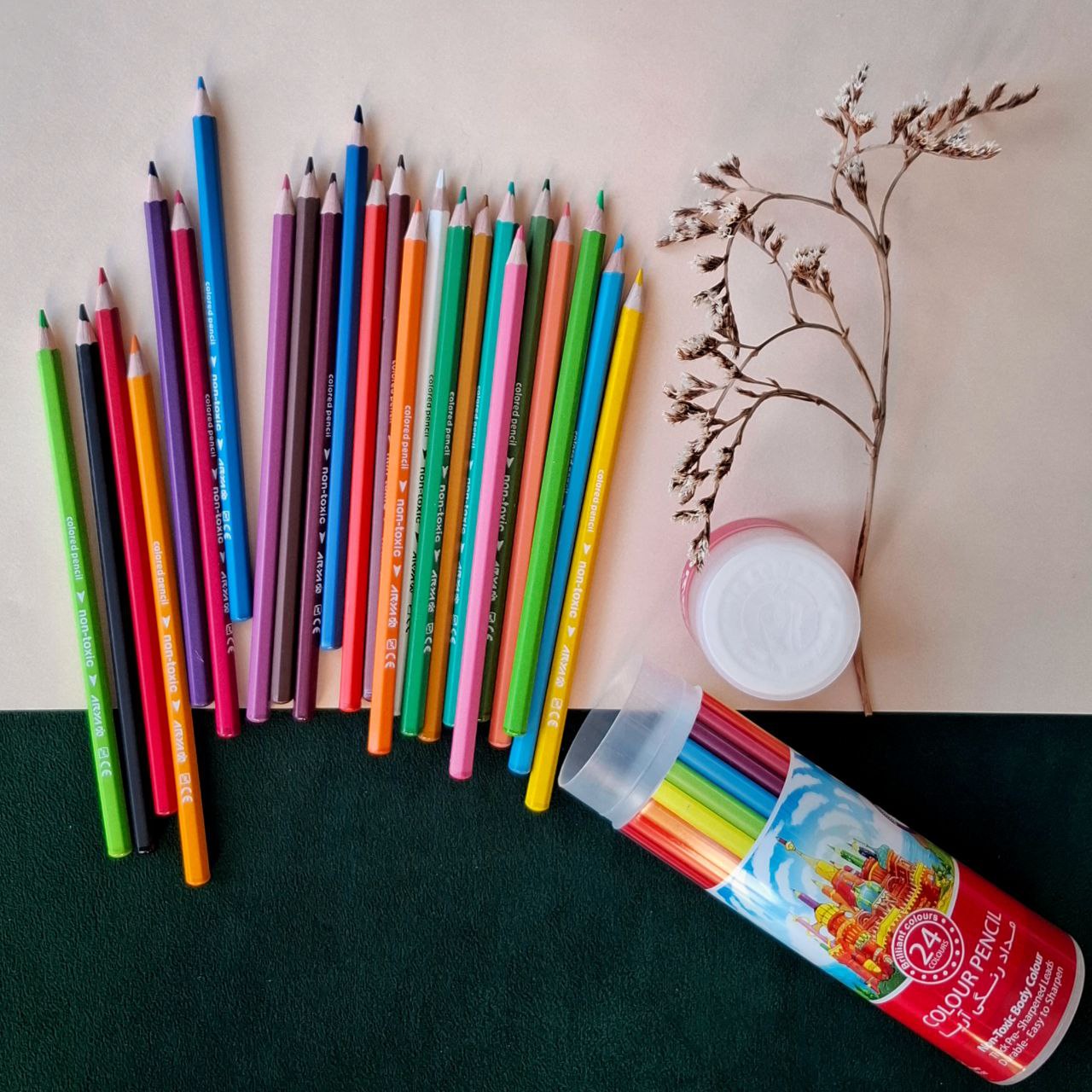 مداد رنگی 24 رنگ استوانه ای آریا- نوشت افزار اکباتان