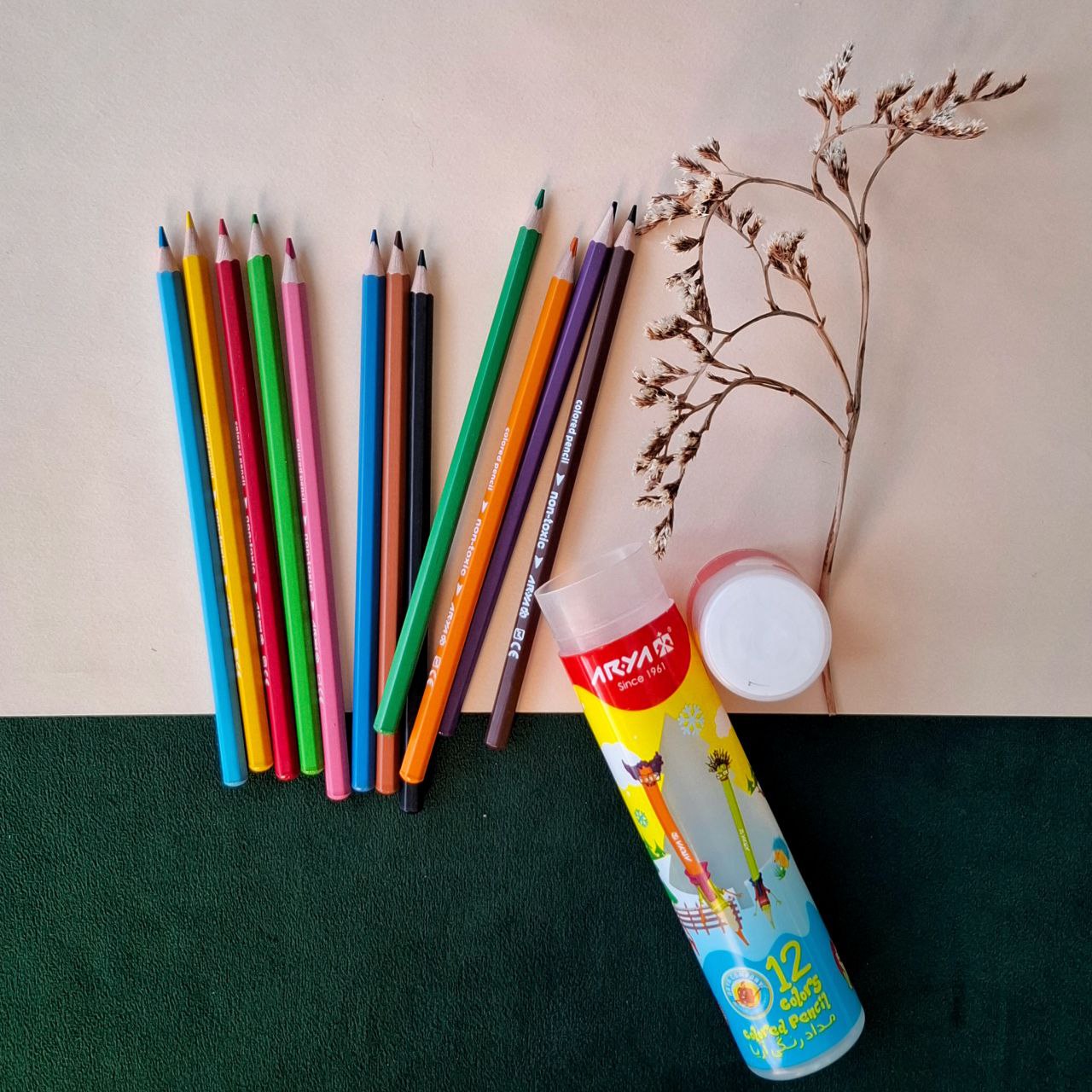 مداد رنگی 12 رنگ استوانه ای آریا- نوشت افزار اکباتان
