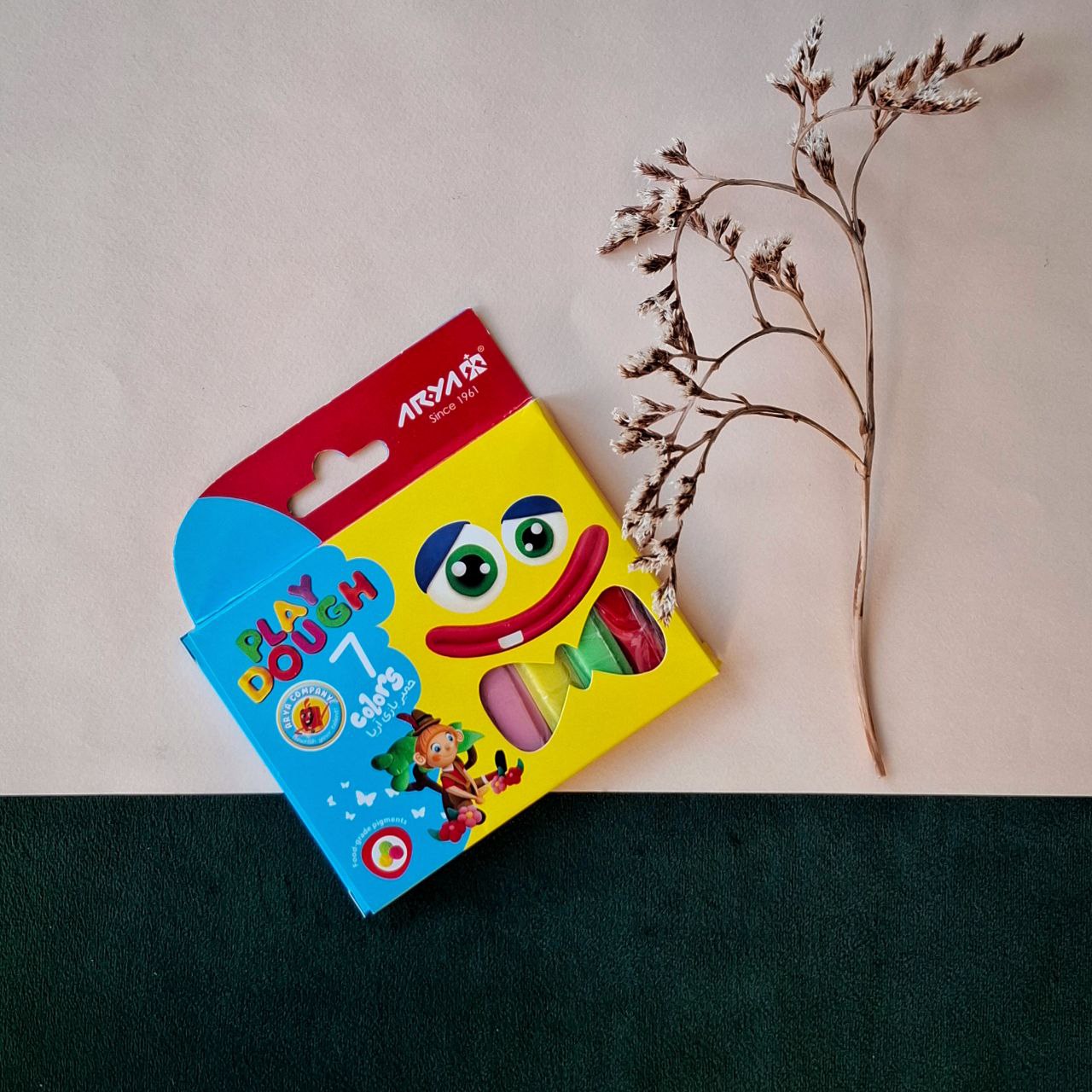 خمیر بازی مقوایی 7 رنگ آریا-نوشت افزار اکباتان