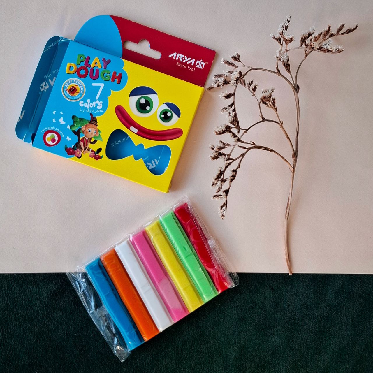 خمیر بازی مقوایی 7 رنگ آریا-نوشت افزار اکباتان